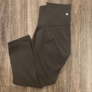 Size 6 lululemon athletica cropped leggings